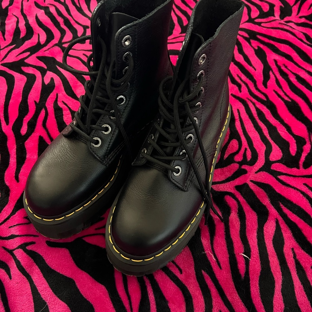Dr Martens 1460 max leather platform boots women’s size 8 BRAND NEW - Picture 2 of 6